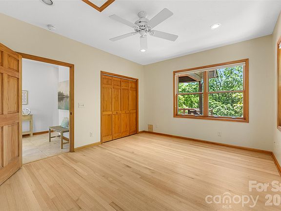 5th image of 350 Winding Ridge Rd