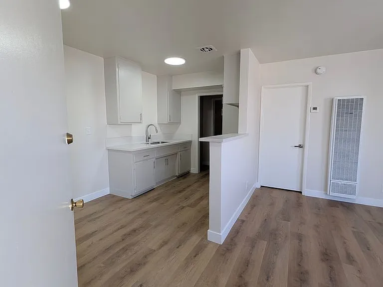 3430 W 63rd St #7 — Photo 7