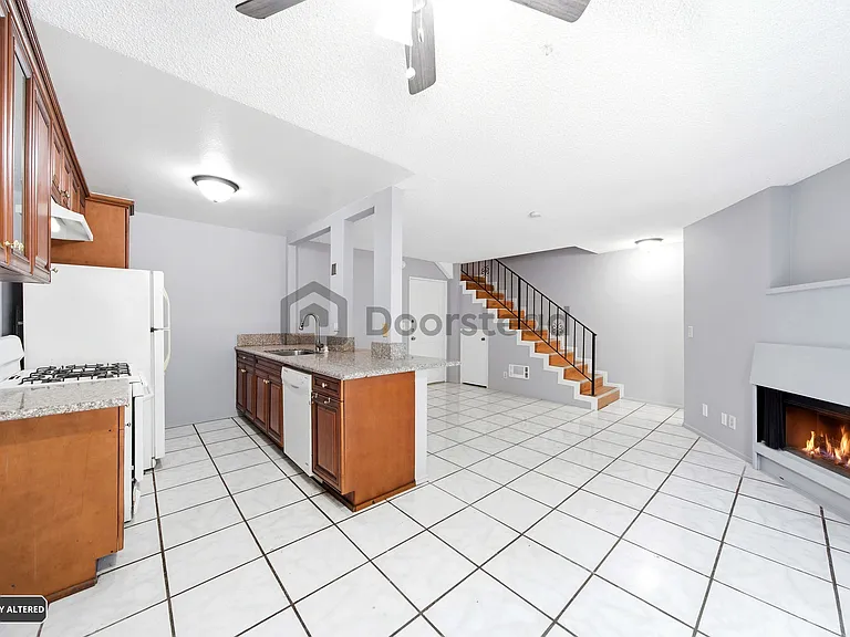 1826 S Bundy Dr #4 — Photo 9