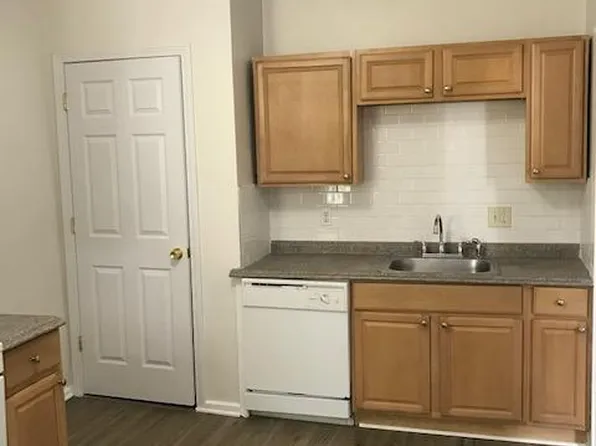 4 Fernboro St, Dorchester, MA 02121