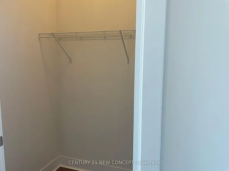 7 Kenaston Gdns E #Penthouse 01-01 — Photo 5