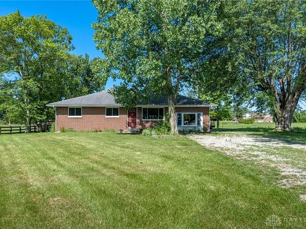 3521 S Clayton Rd, Farmersville, OH 45325