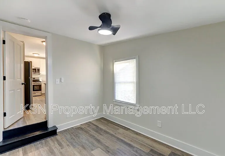 543 E Harris St — Photo 24
