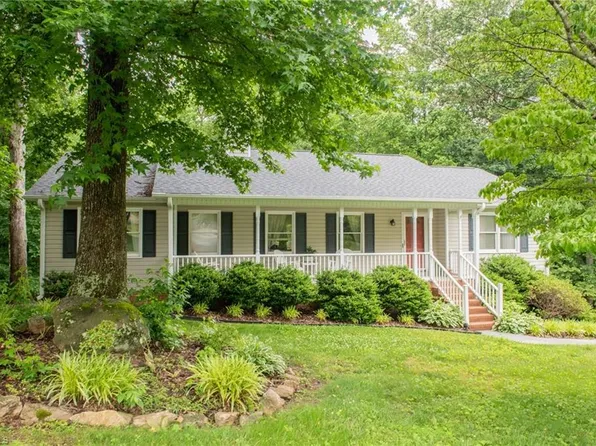 180 Creekside Dr, High Point, NC 27265