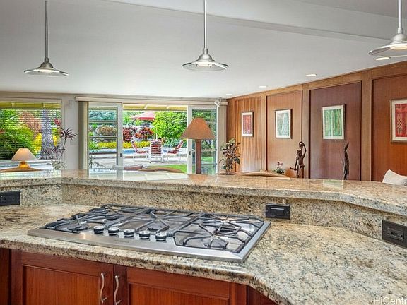 4th image of 294 Awakea Rd