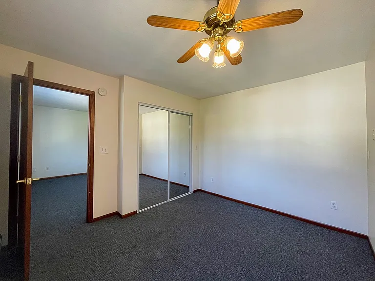 840 18th Ave SE — Photo 32