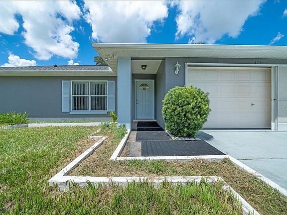 2nd image of 4721 SW 142nd Place Rd