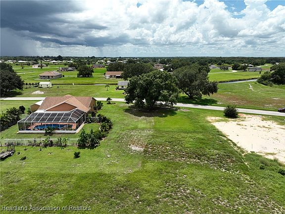 3rd image of 1265 Blue Heron Dr
