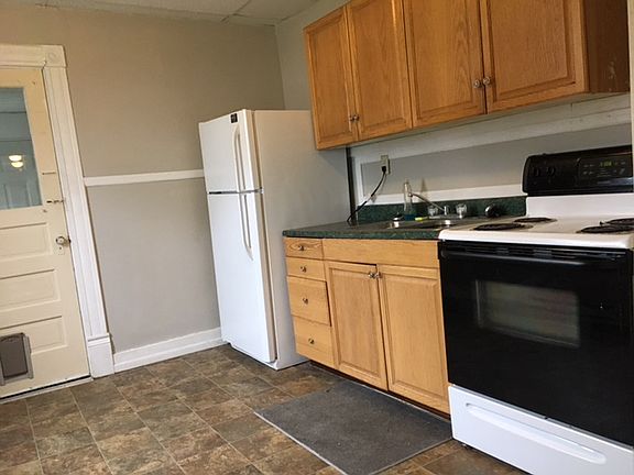 2nd image of 110 E Water St