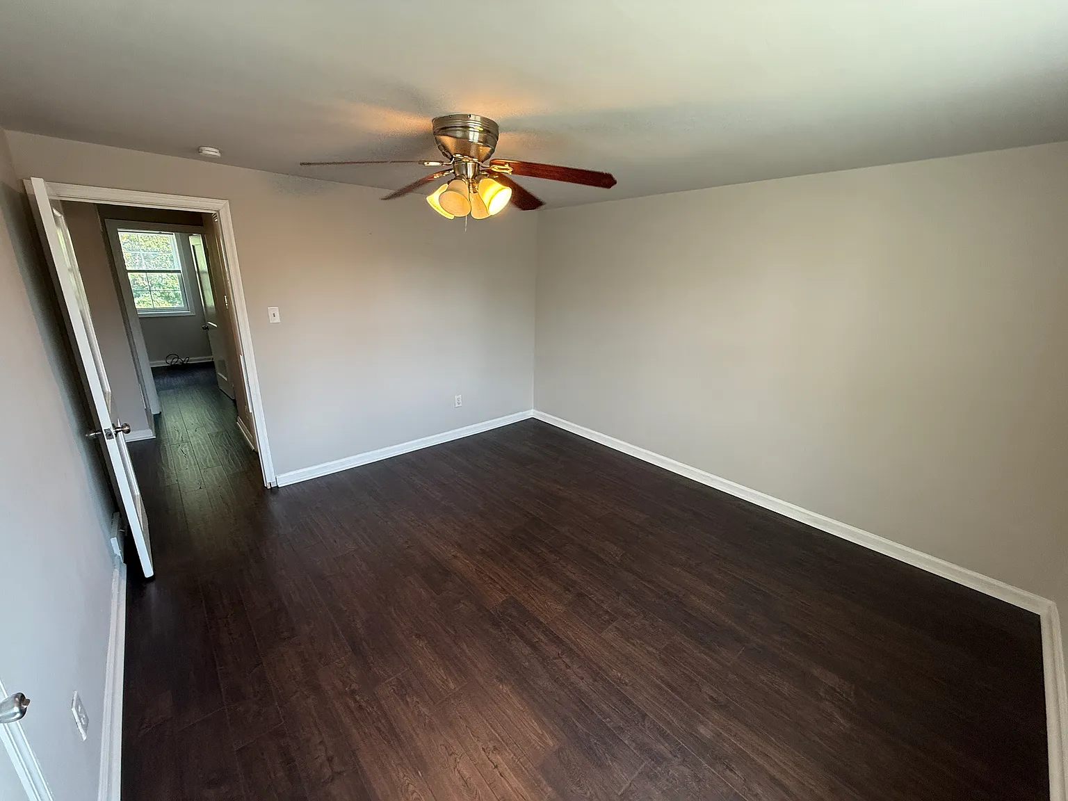 3 bed, 1.0 bath, 1088 sqft, $1,695 — Photo 3