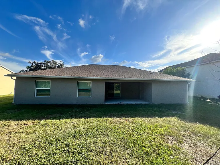 5951 NW Baynard Dr — Photo 4