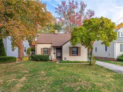 421 Elmwood Rd, Bay Village, OH, 44140