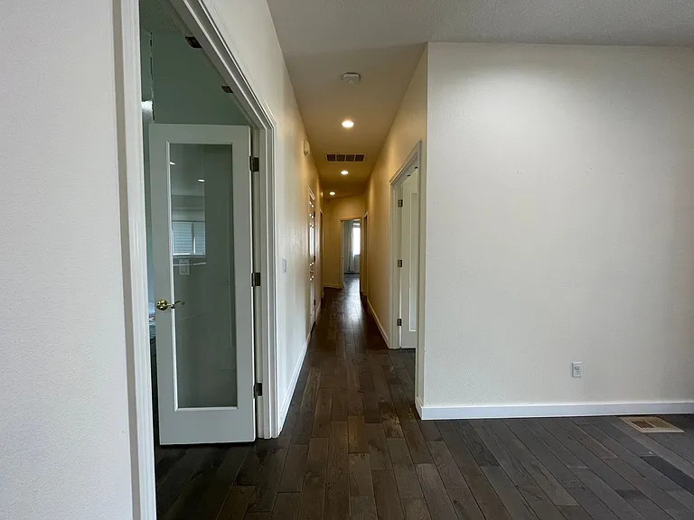 211 NW 110th Ave — Photo 22