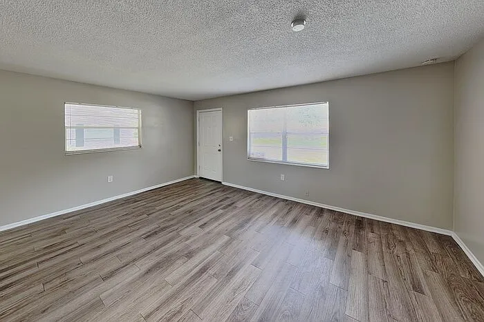 3 bed, 1.5 bath, 1134 sqft, $1,395 — Photo 2