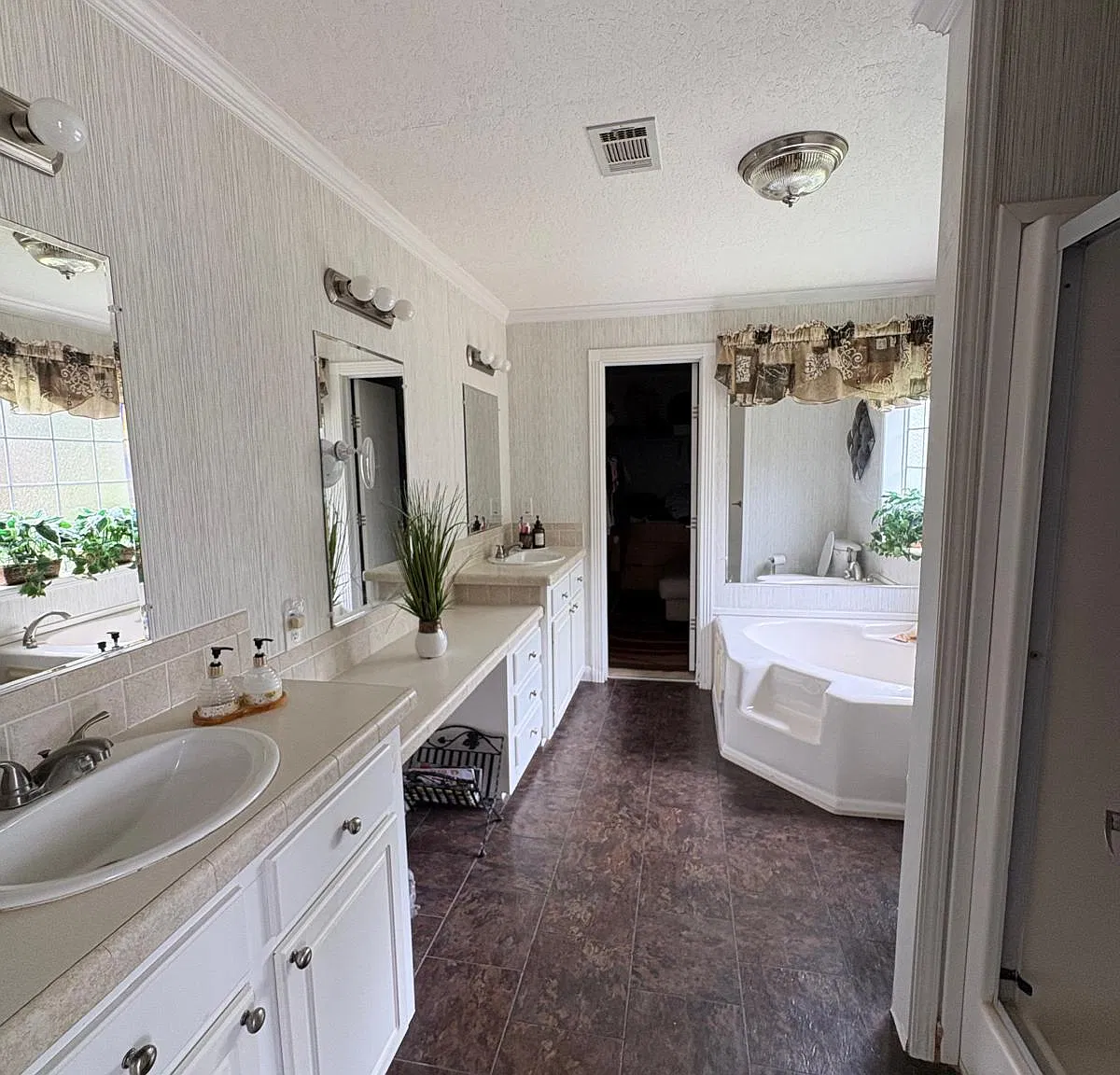 3 bed, 1800 sqft, $1,950 — Photo 3
