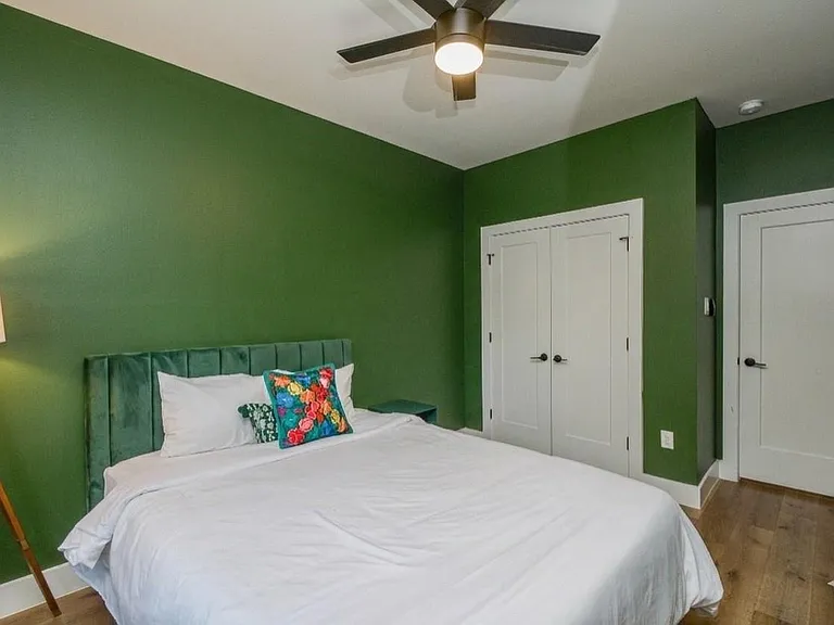 1504 Evelyn St — Photo 14