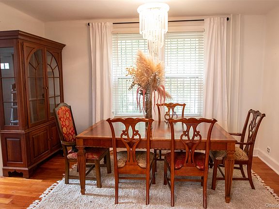 4th image of 4810 Robertson Street