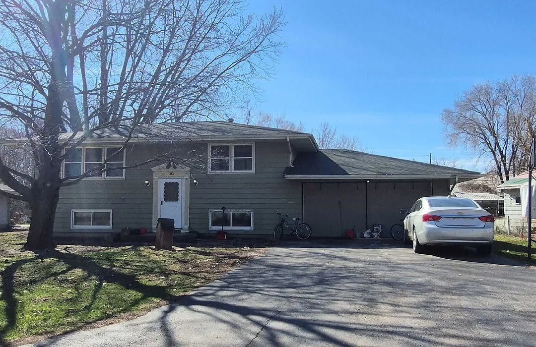 313 Warren Ave photo 1