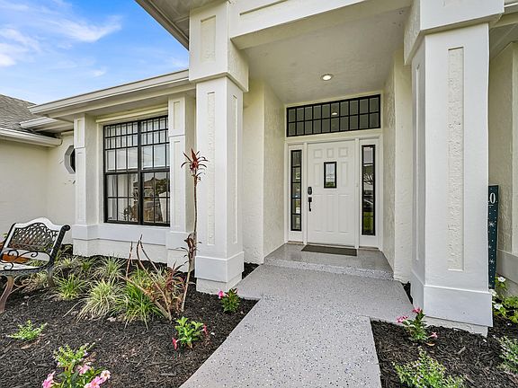 3rd image of 1074 SW Liberty Avenue