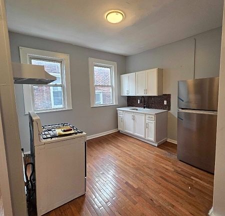 3rd image of 407 S 15Th St