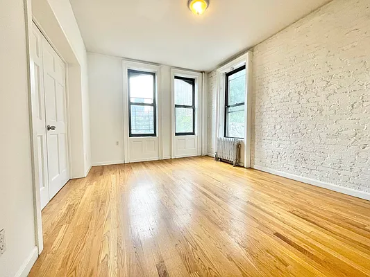 Rented by City Connections Realty | media 11