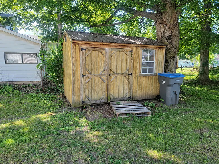 237 Arbor St E — Photo 3