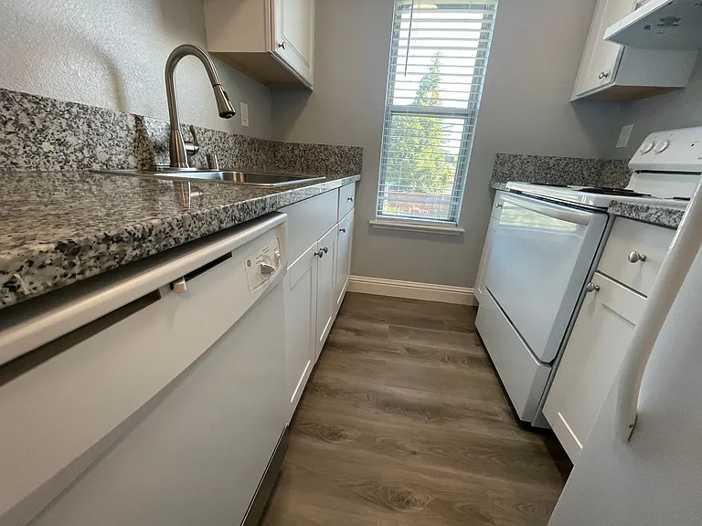 Wright Place Apartments — Photo 31