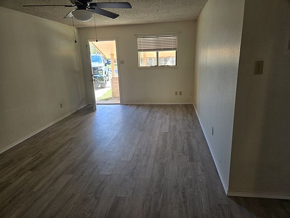 2nd image of 922 Lee Cir APT B