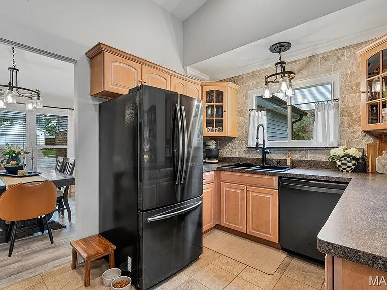 2947 Meramar Dr — Photo 9