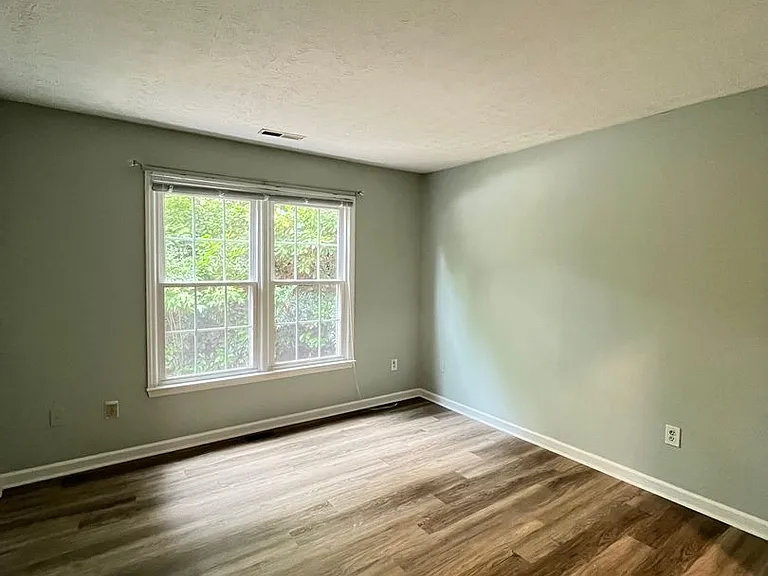 816 Market Pl — Photo 22