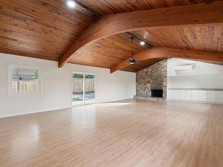 1537 Brennen Rd — Photo 15