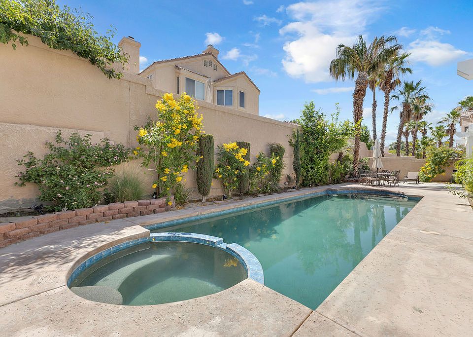 1st image of 45360 Desert Fox Dr