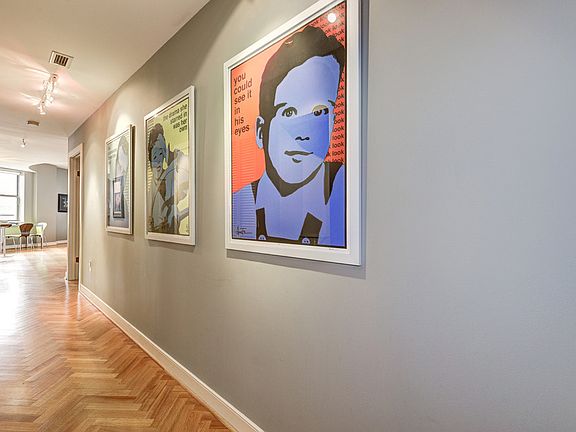 Foyer/Gallery Hallway