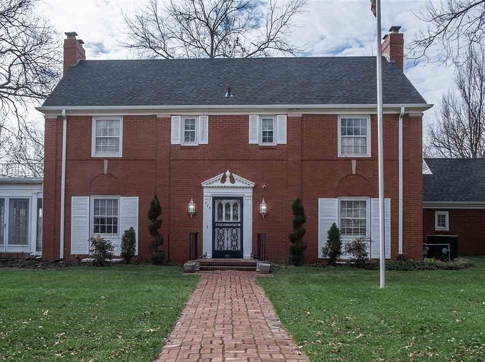 303 W Parallel St, Conway Springs, KS 
