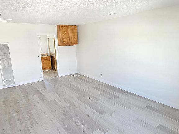 4th image of 633 S Grevillea Ave #210