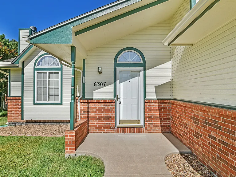 6307 E Brookview Ct — Photo 4
