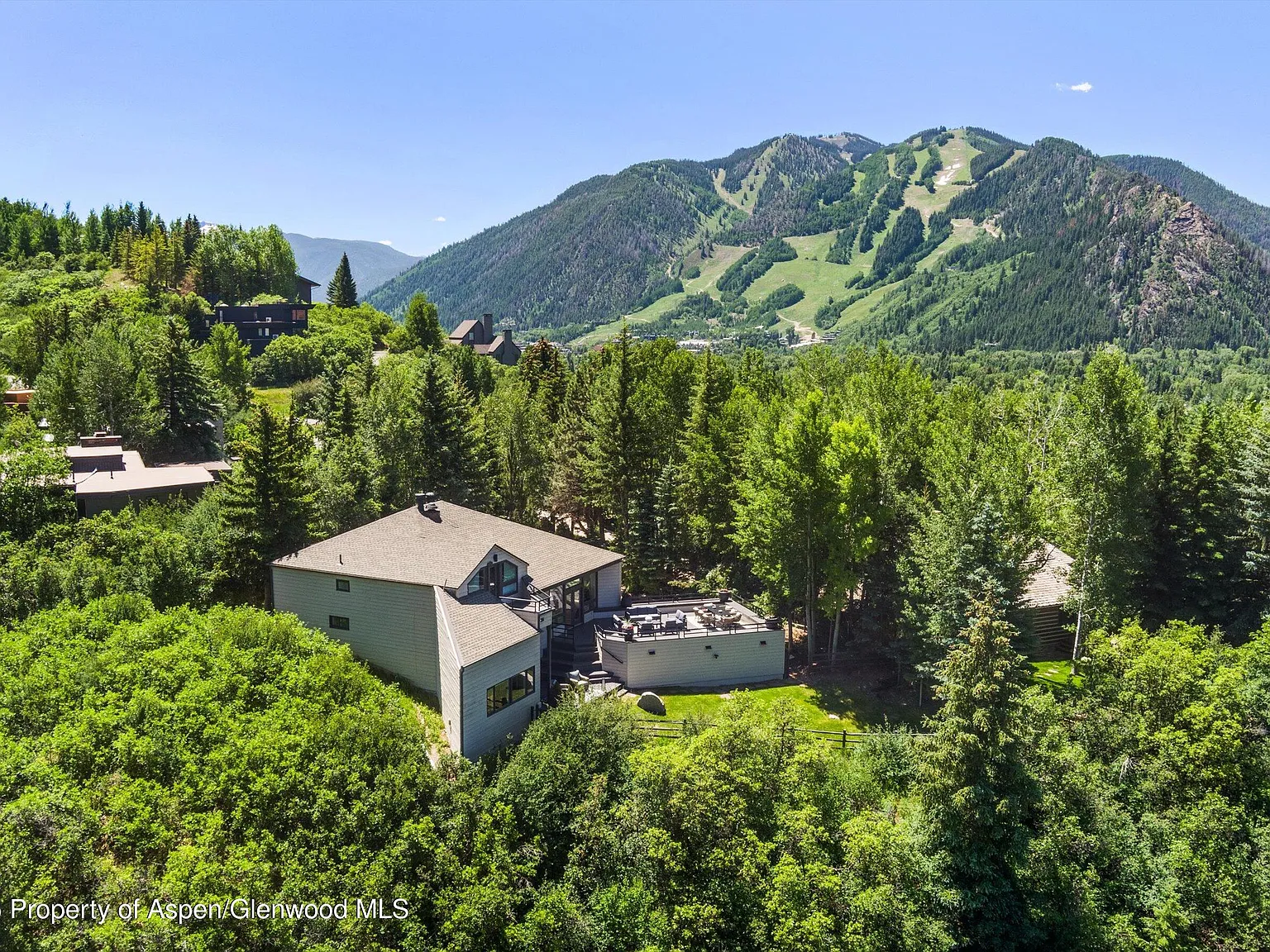 4 bed, 3603 sqft, $65,000 — Photo 2
