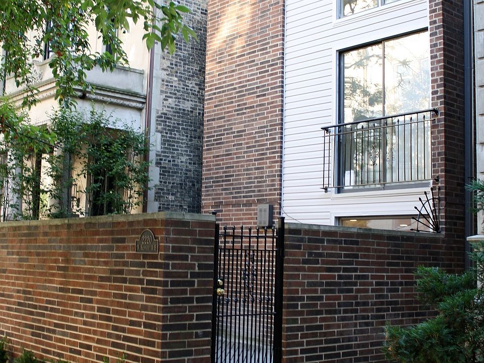 1st image of 2220 N Kenmore Ave #A