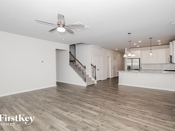 4th image of 21 Wild Lily Dr