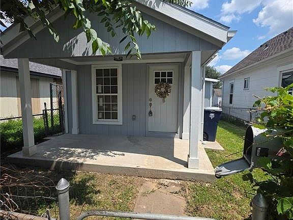 3rd image of 1519 Winchester Ave