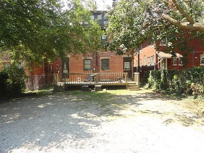 Deck/Parking