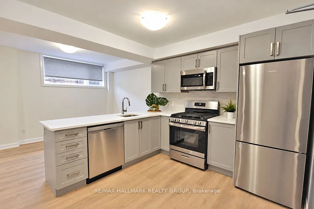 351 Croydon Ave — Photo 4