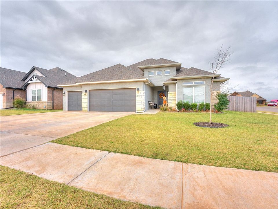 1st image of 574 Auburn Cir
