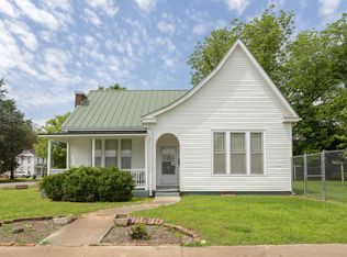 308 3rd St, Tuscumbia, AL 35674