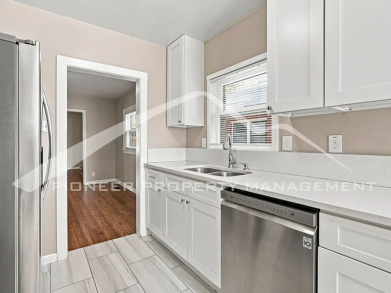 427 S Washington St — Photo 9