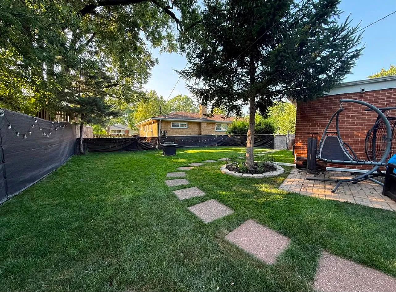 3 bed, 1200 sqft, $9,900 — Photo 4