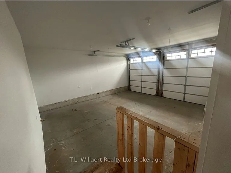 58 Seaton Cres — Photo 19