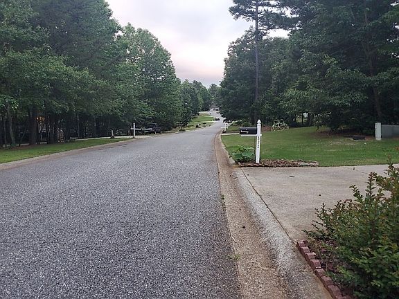 5th image of 532 Greenwood Park Way