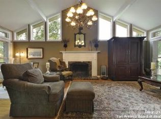 260 Oak Creek Cir, Luling, TX 78648