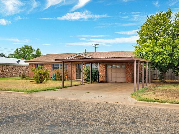 3rd image of 802 Ridgelea Dr